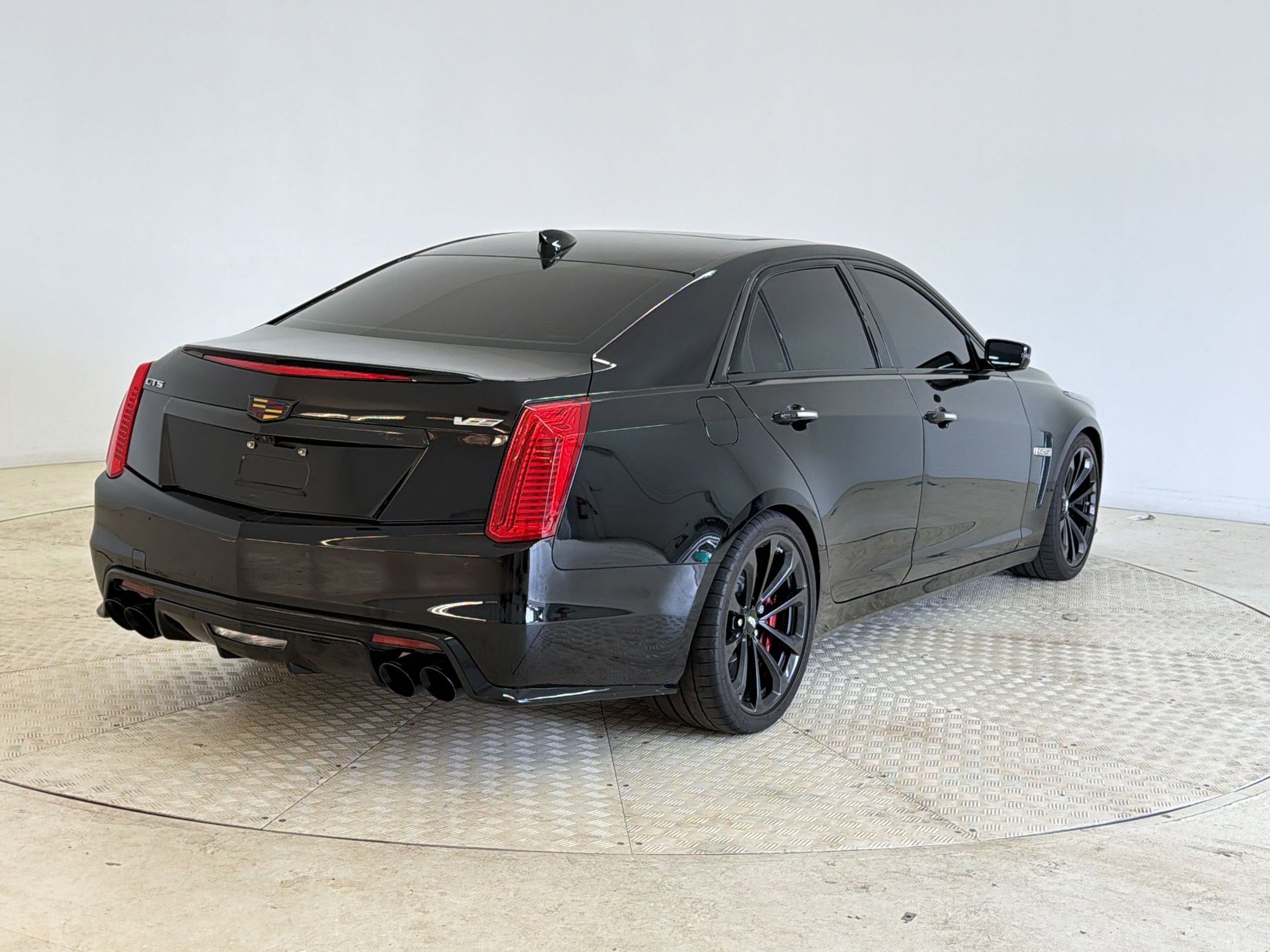 Used 2018 Cadillac CTS V w/ Luxury Package image 9