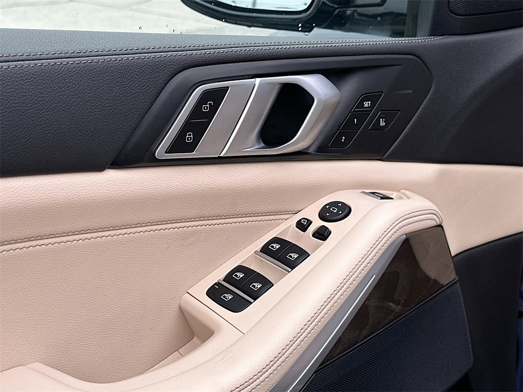 Used 2022 BMW X5 sDrive40i w/ Climate Comfort Package image 18