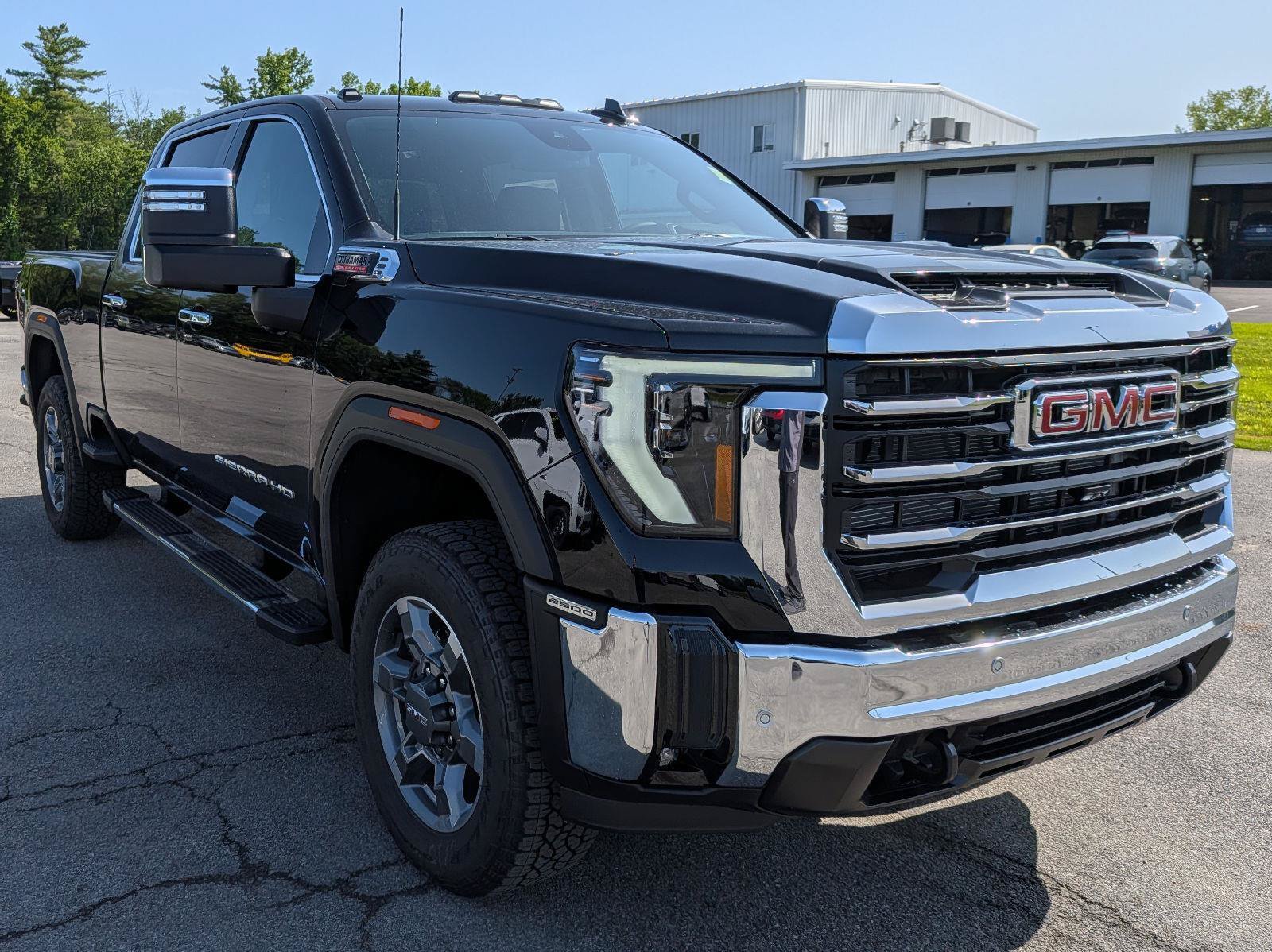 New 2026 GMC Sierra 2500 SLT w/ SLT Premium Package AWD/4WD image 4