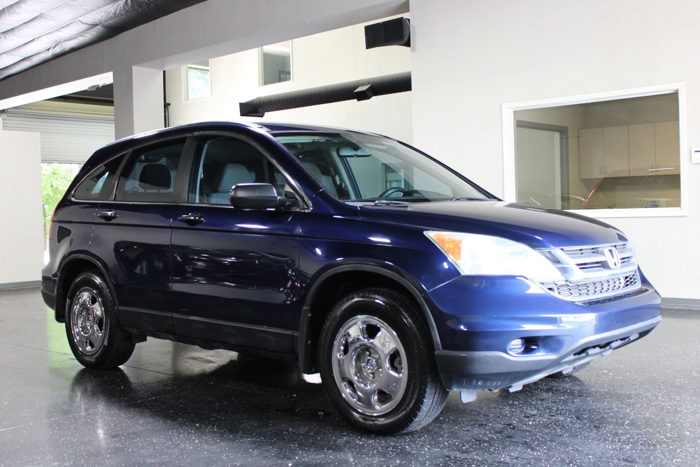Used 2011 Honda CR-V LX image 2