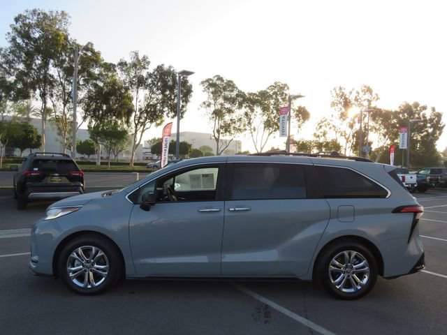 Certified 2023 Toyota Sienna XSE w/ XSE Plus Package image 7