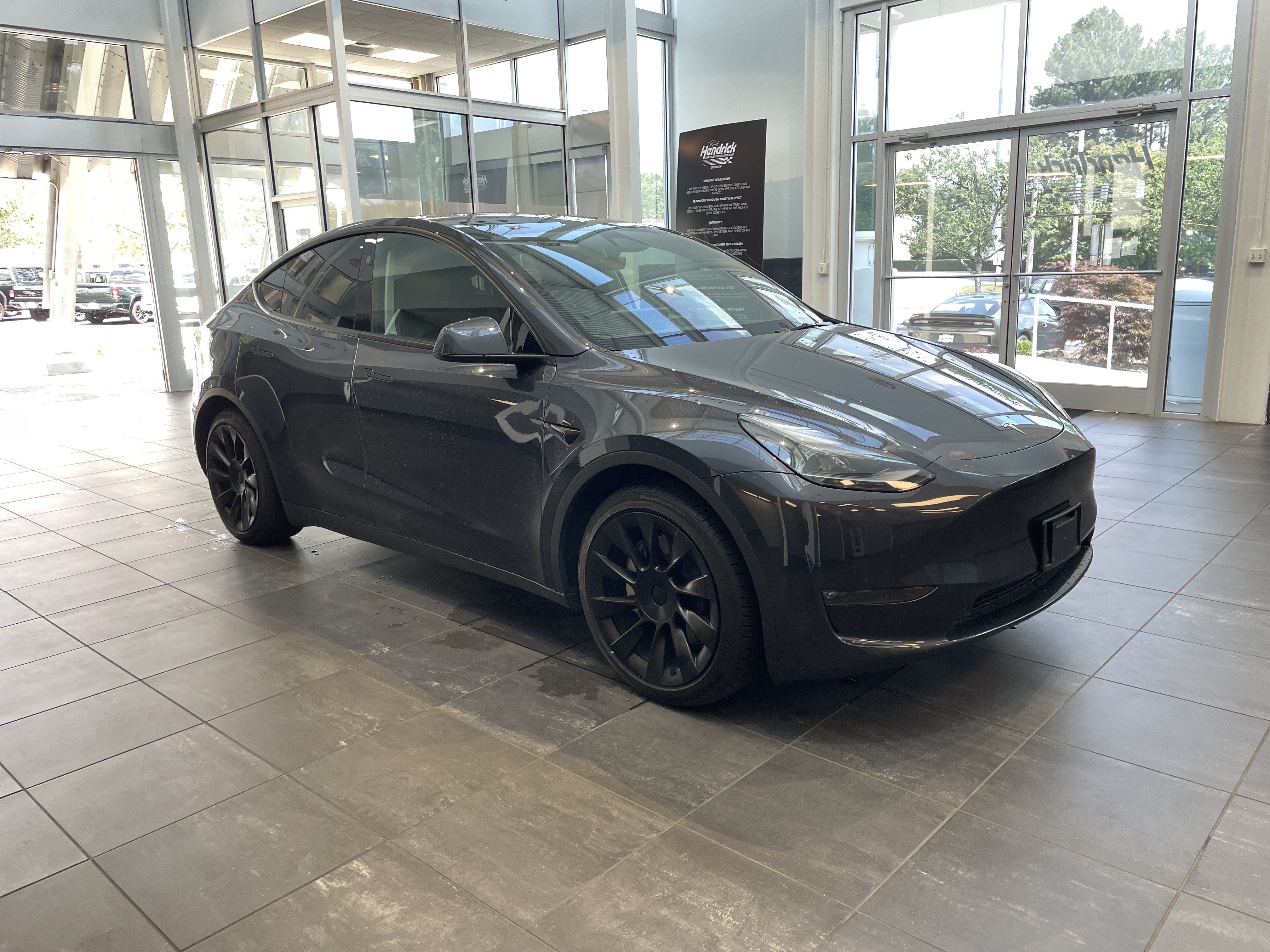 Used 2025 Tesla Model Y Long Range AWD/4WD video 2