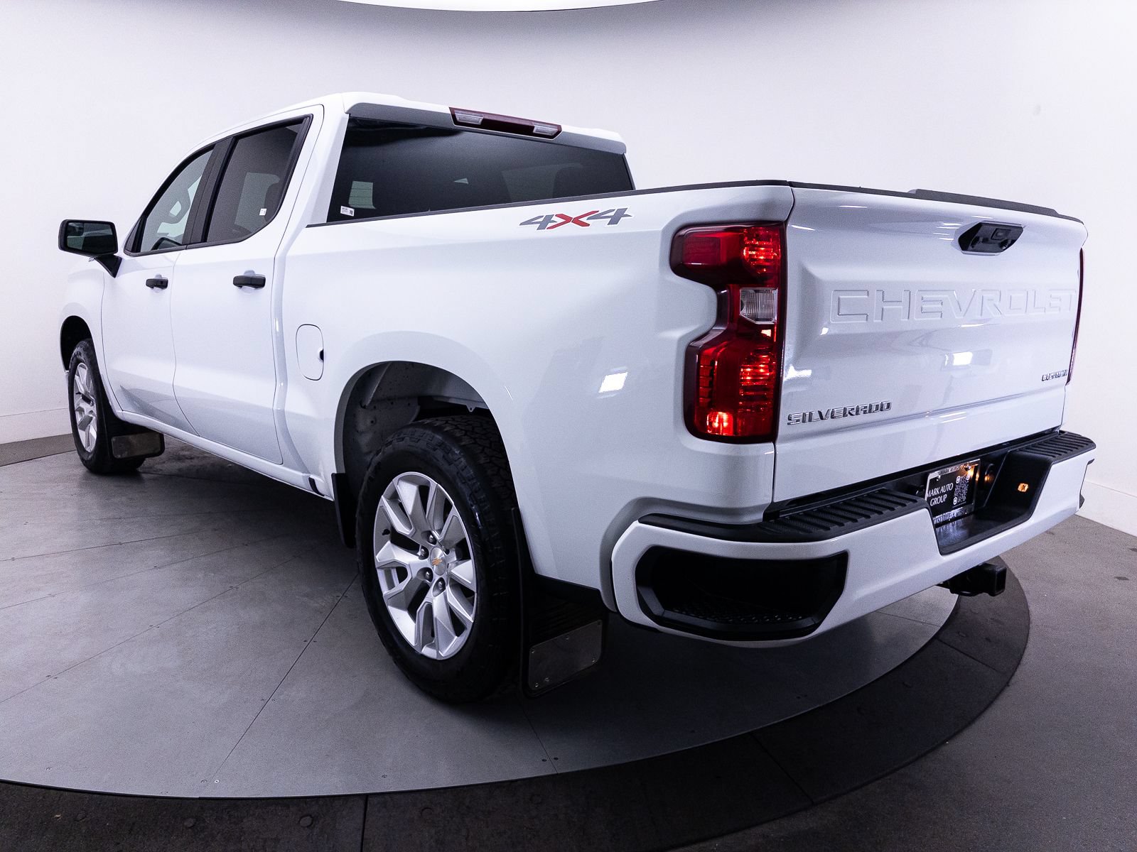 Used 2024 Chevrolet Silverado 1500 Custom AWD/4WD image 12
