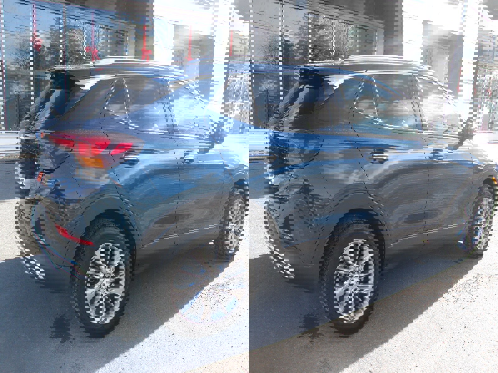 Used 2020 Buick Encore GX Essence w/ Experience Buick Package image 5