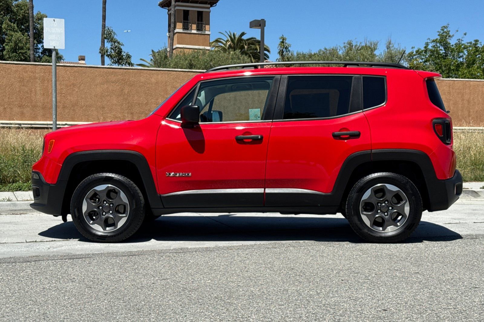 Used 2017 Jeep Renegade Sport w/ Power & Air Group AWD/4WD image 7
