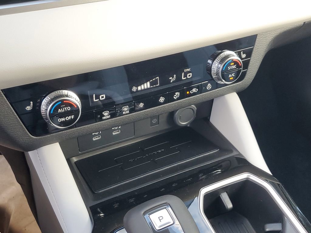 New 2026 Mitsubishi Outlander SE image 25