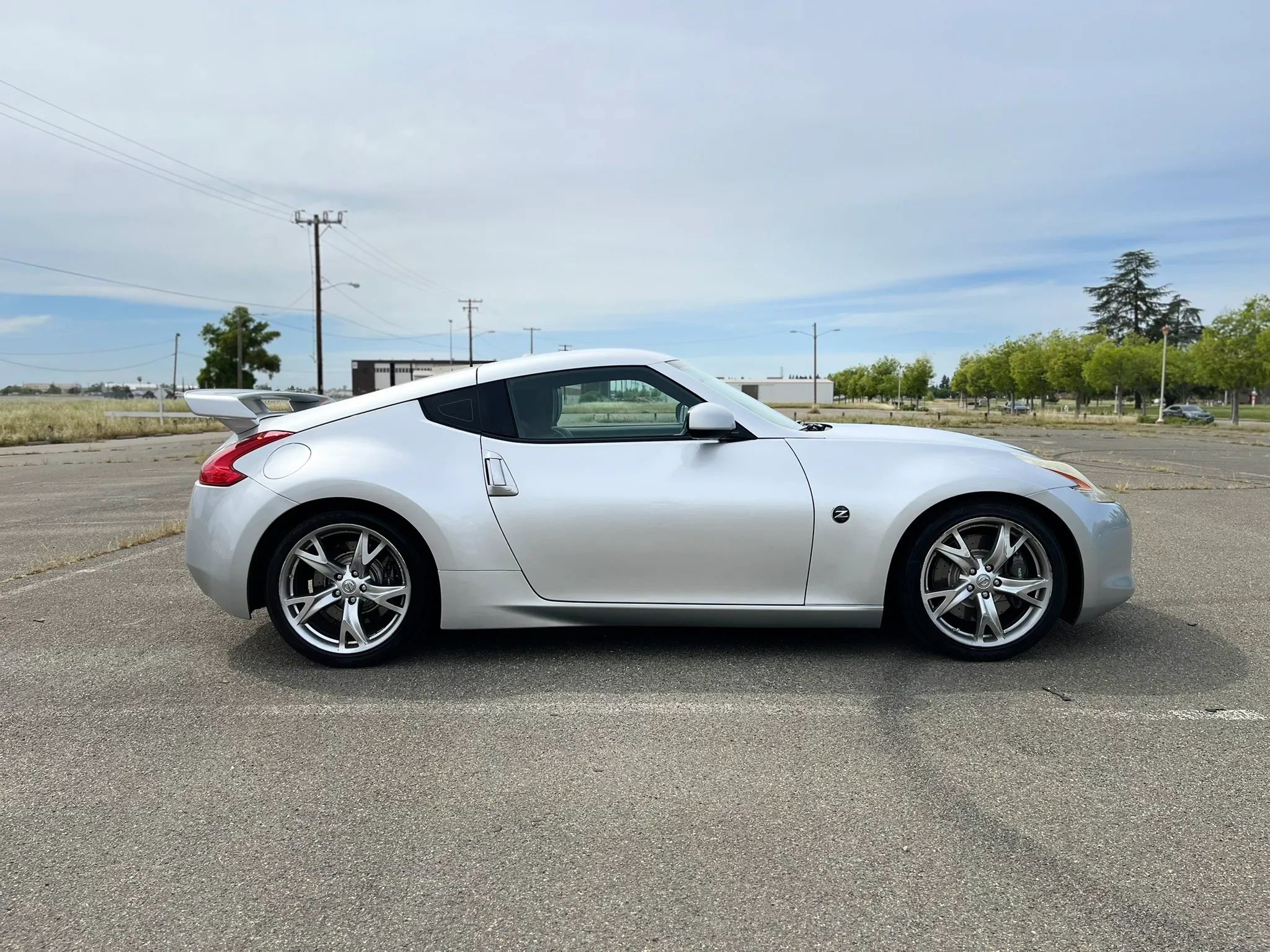 Used 2009 Nissan 370Z Touring w/ Sport Pkg RWD image 4