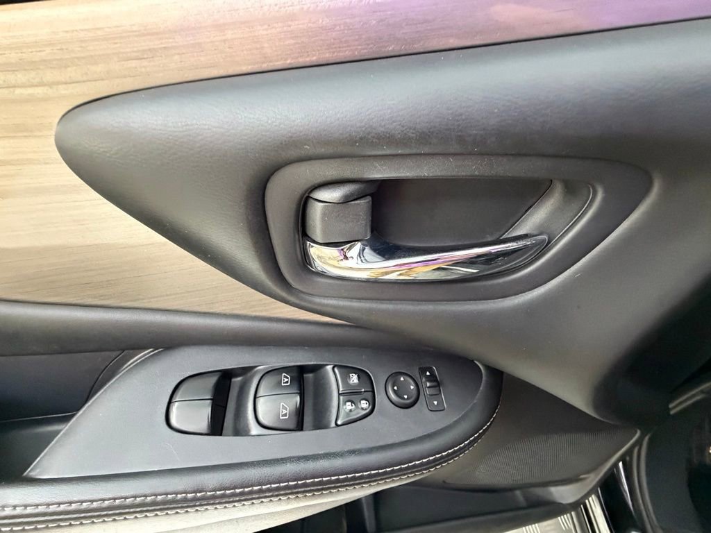 Used 2018 Nissan Murano SV image 24