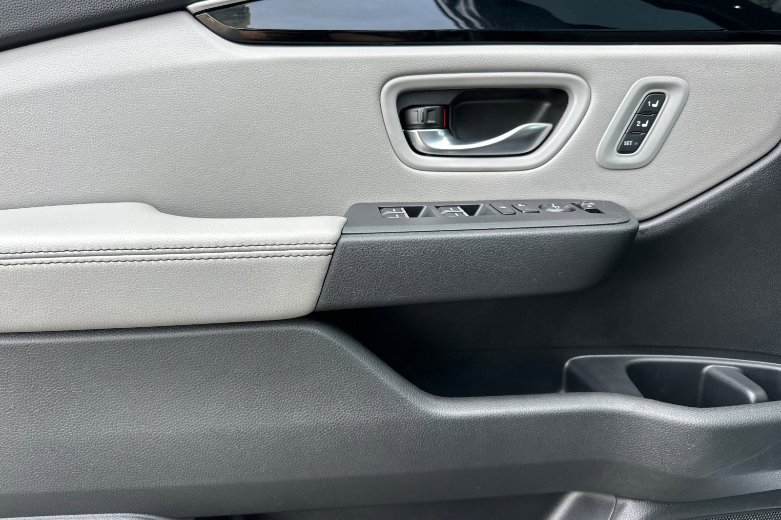 Used 2025 Honda Pilot Touring image 12