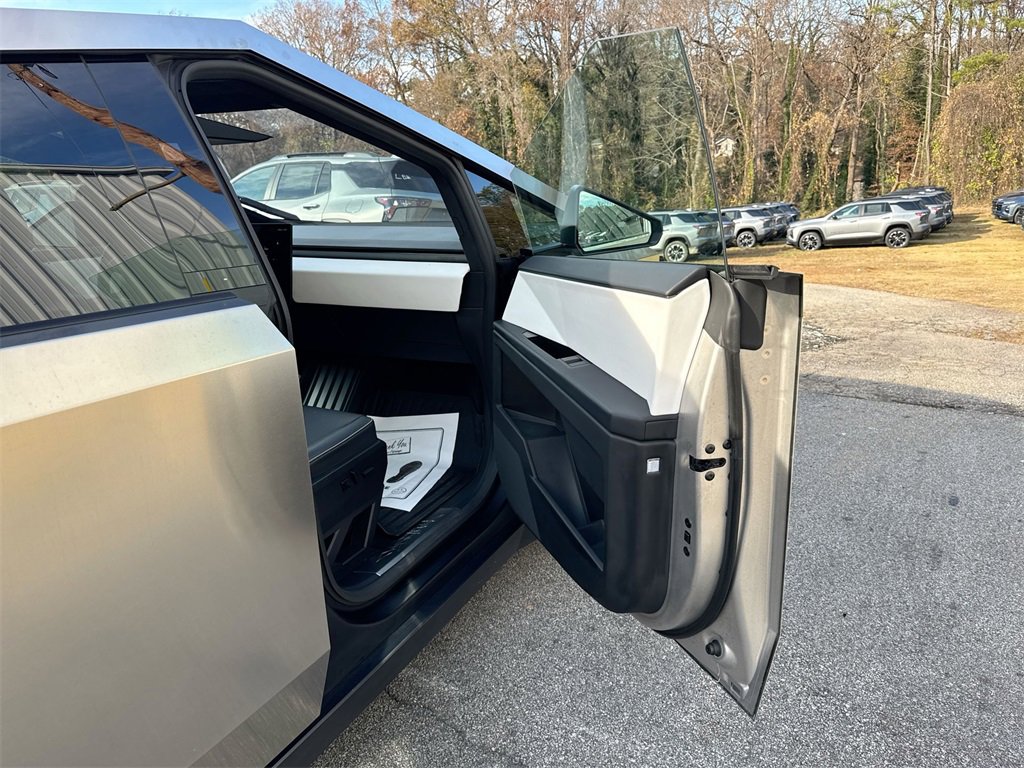 Used 2024 Tesla Cybertruck AWD Crew Cab image 30