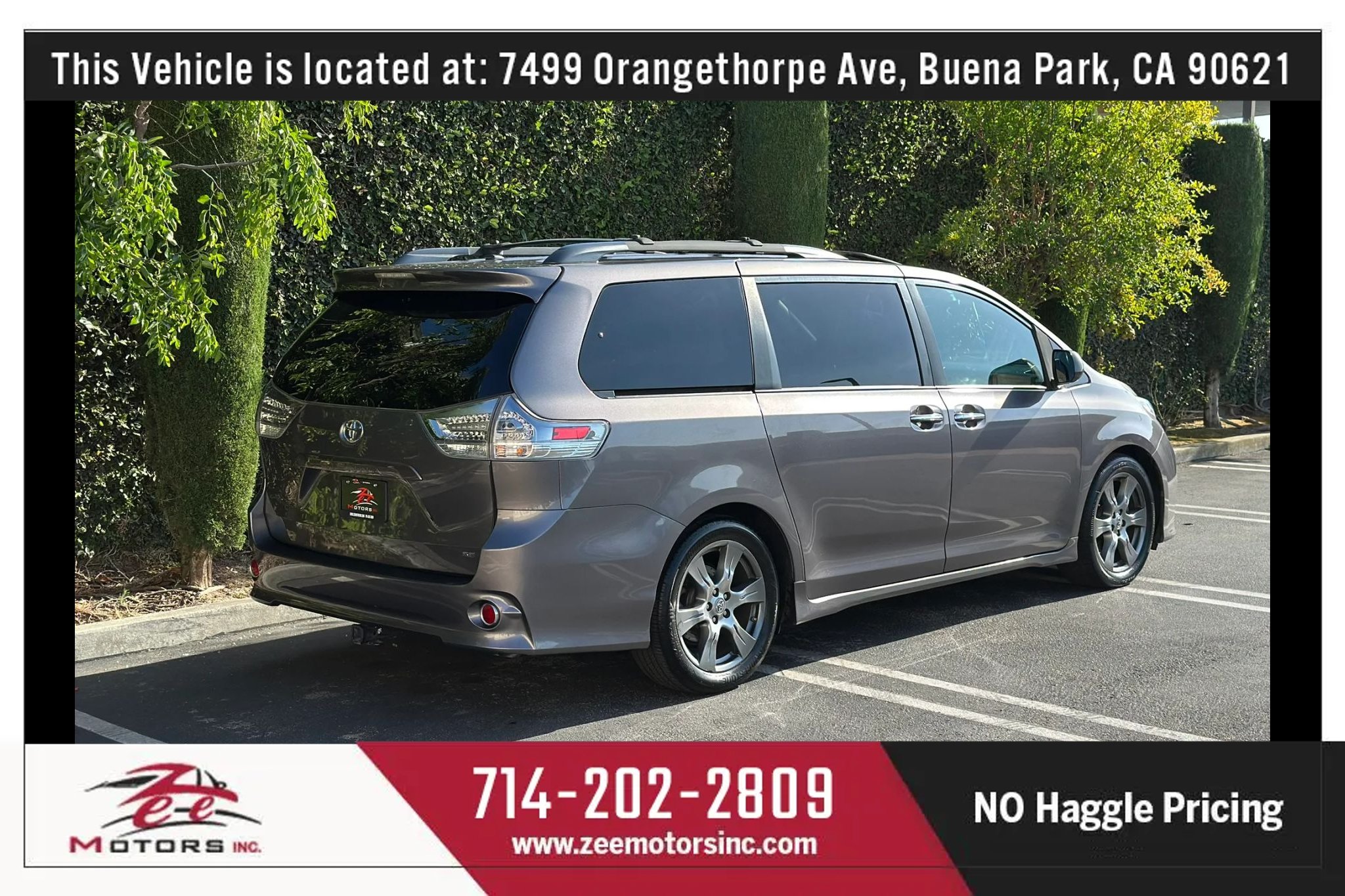 Used 2017 Toyota Sienna SE Premium w/ Cargo Management Package FWD image 7