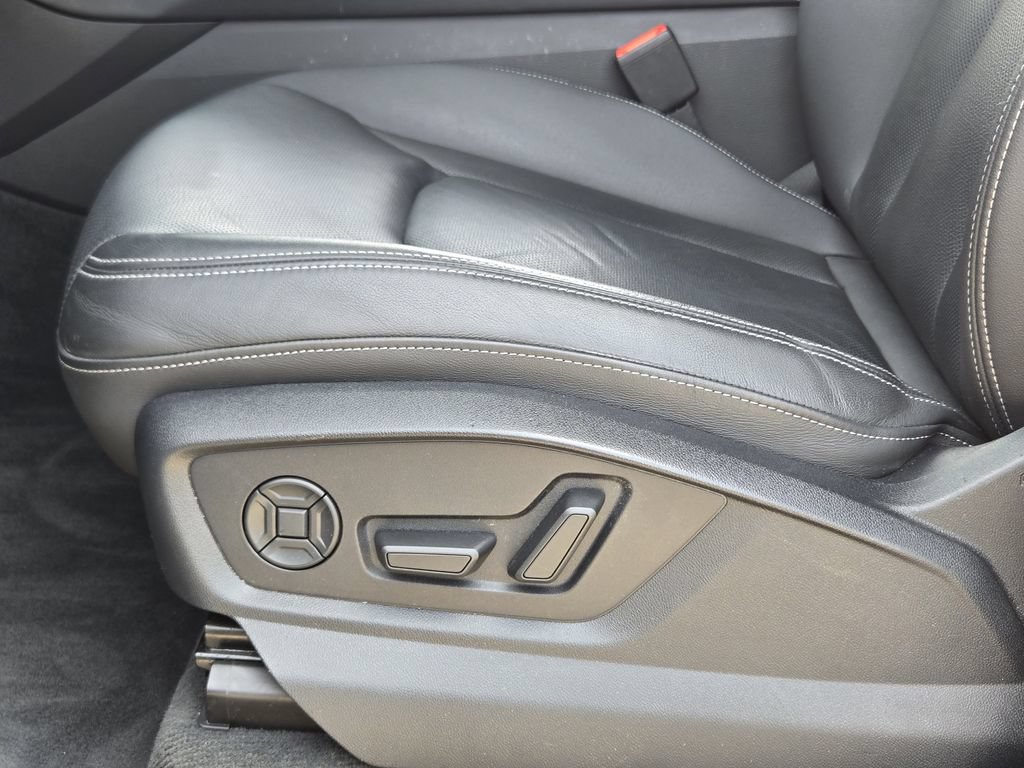 Certified 2023 Audi Q8 Premium Plus AWD/4WD image 32