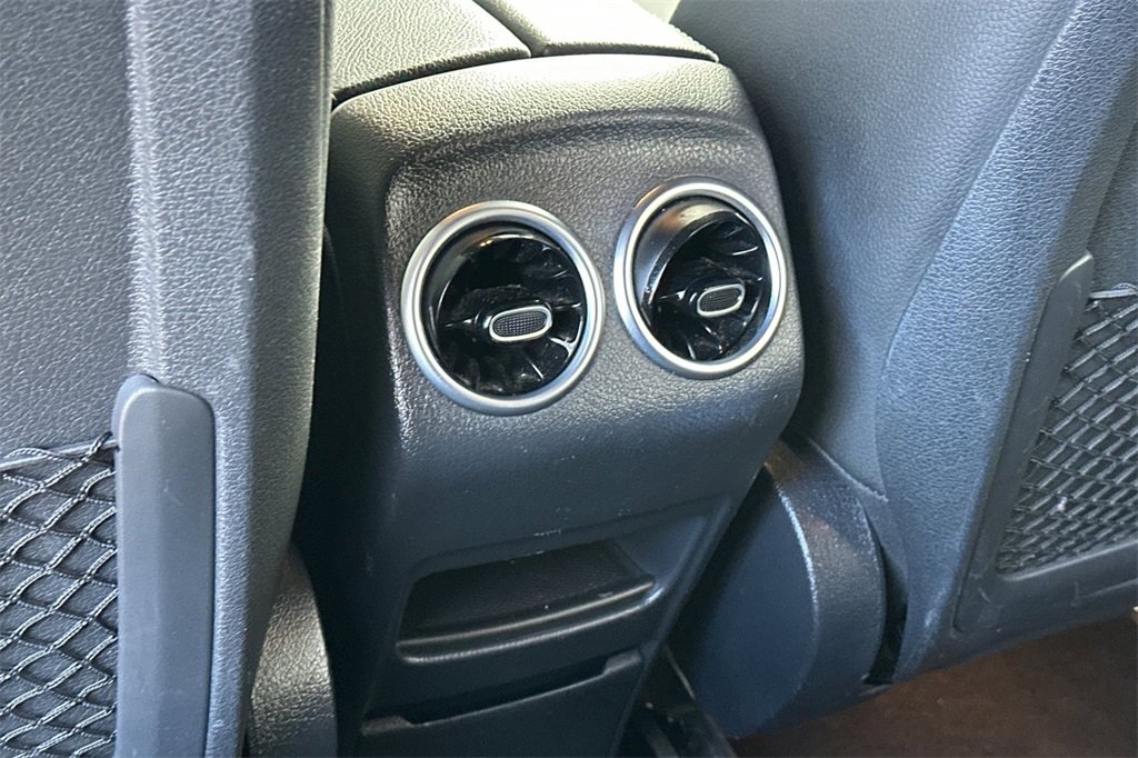 Used 2020 Mercedes-Benz GLB 250 GLB 250 image 29