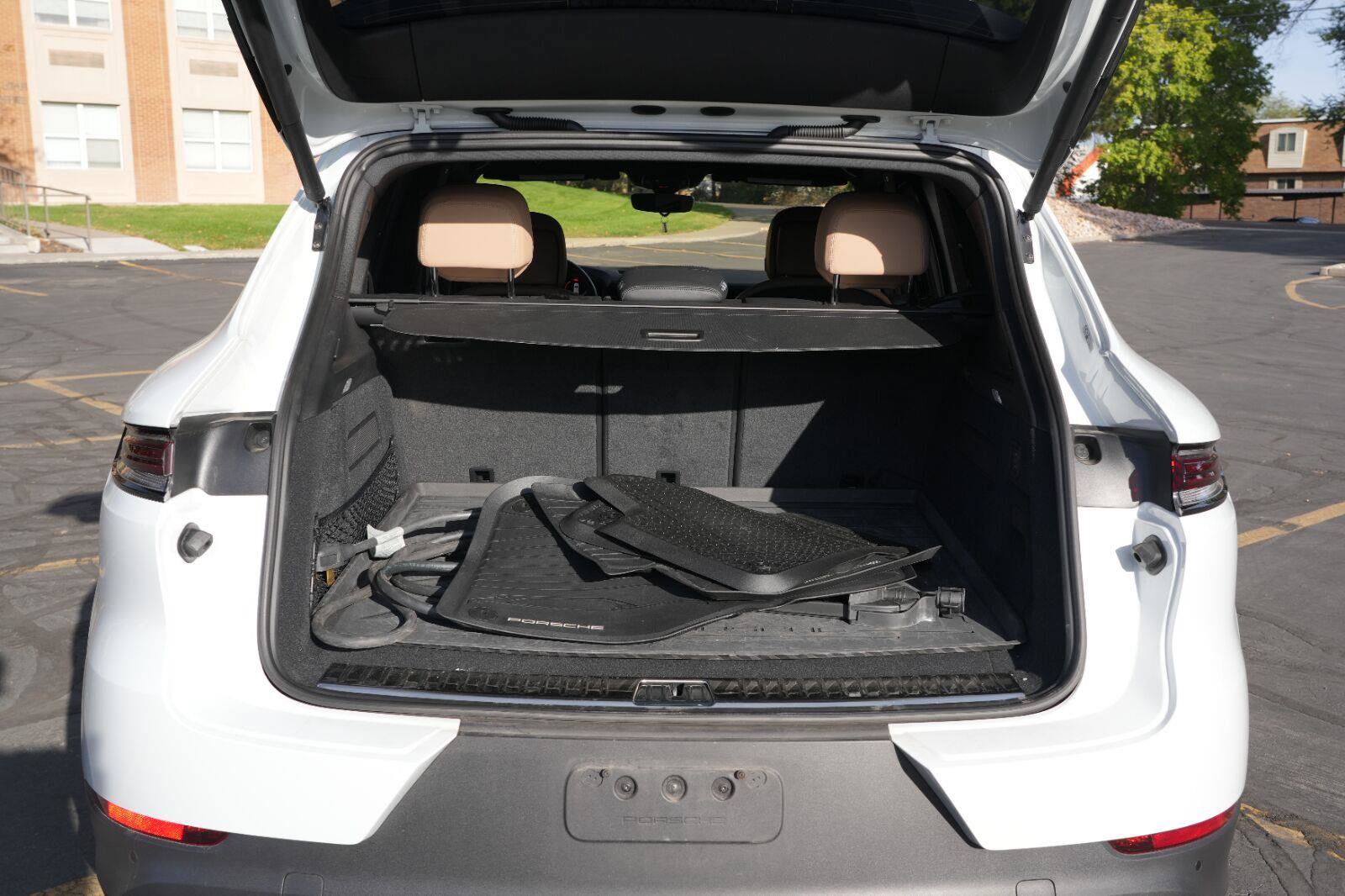 Used 2024 Porsche Cayenne AWD/4WD image 23