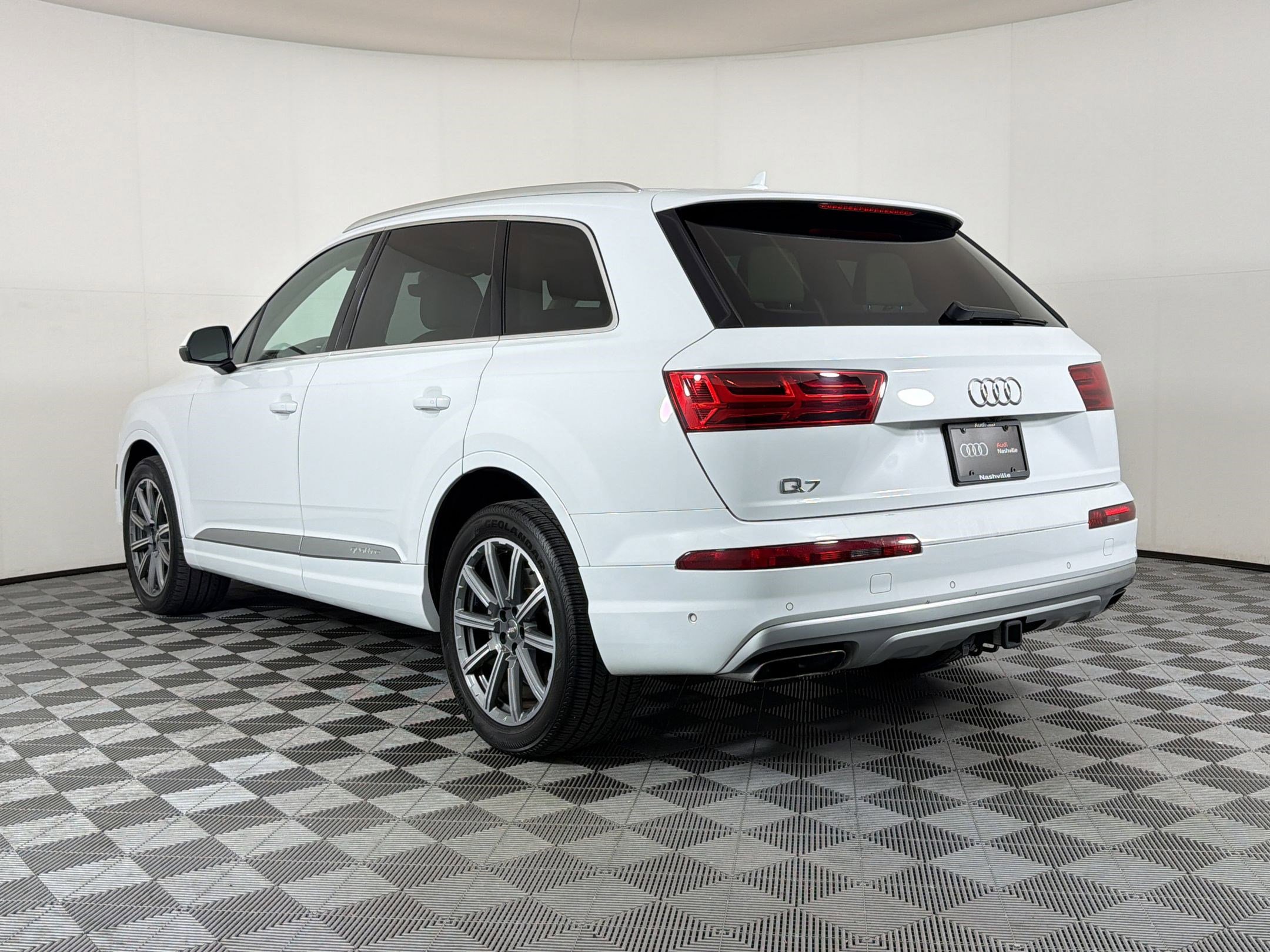 Used 2019 Audi Q7 3.0T Premium Plus AWD/4WD image 3