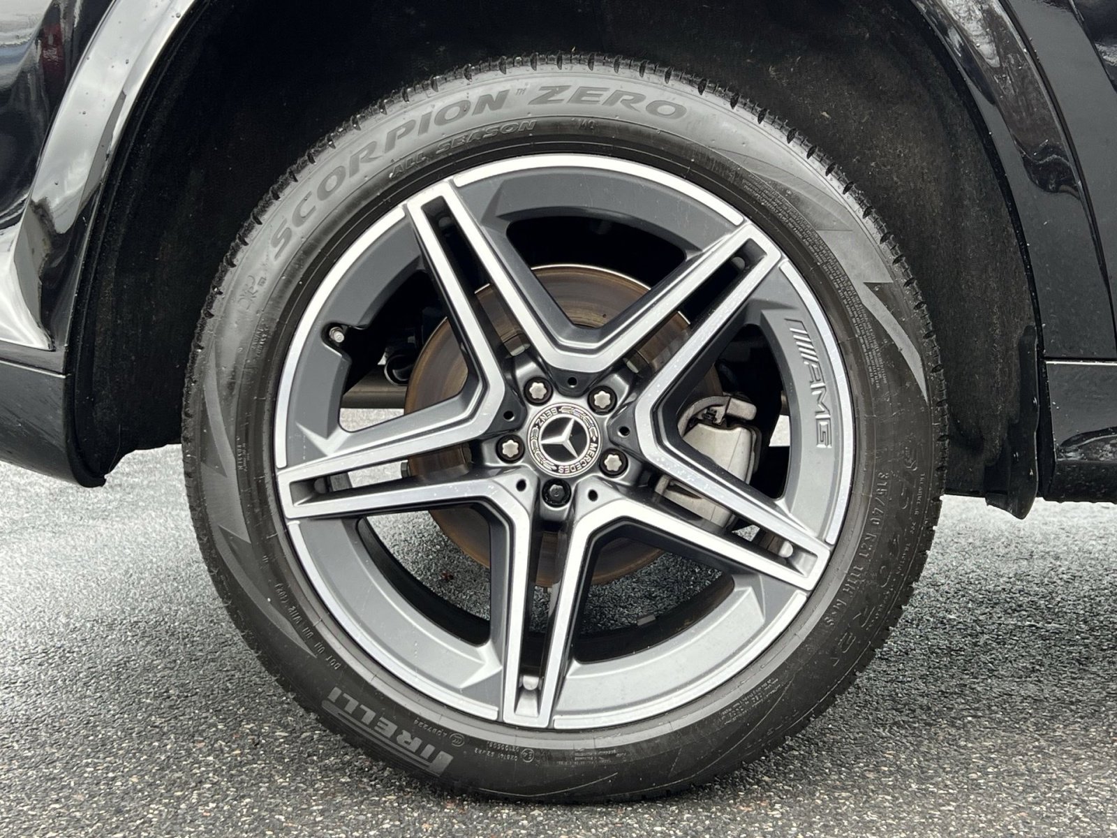 Used 2024 Mercedes-Benz GLS 450 4MATIC image 10