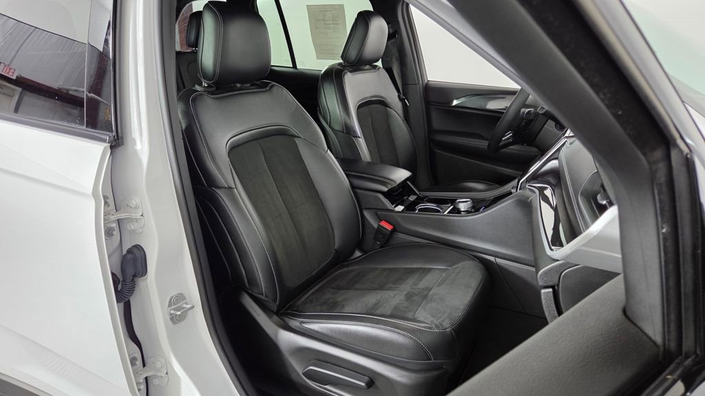 Used 2023 Jeep Grand Cherokee Altitude image 36