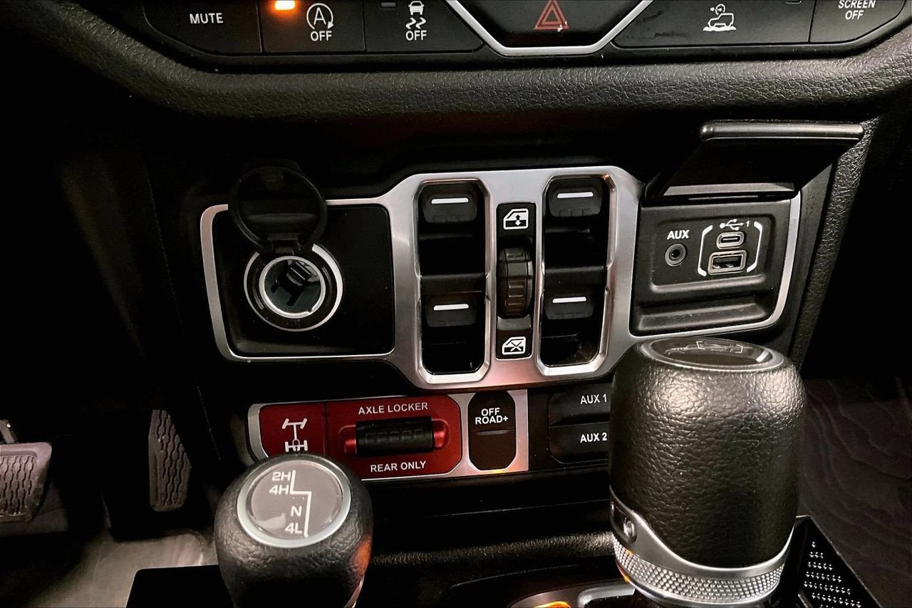 Certified 2024 Jeep Gladiator Sport AWD/4WD image 16