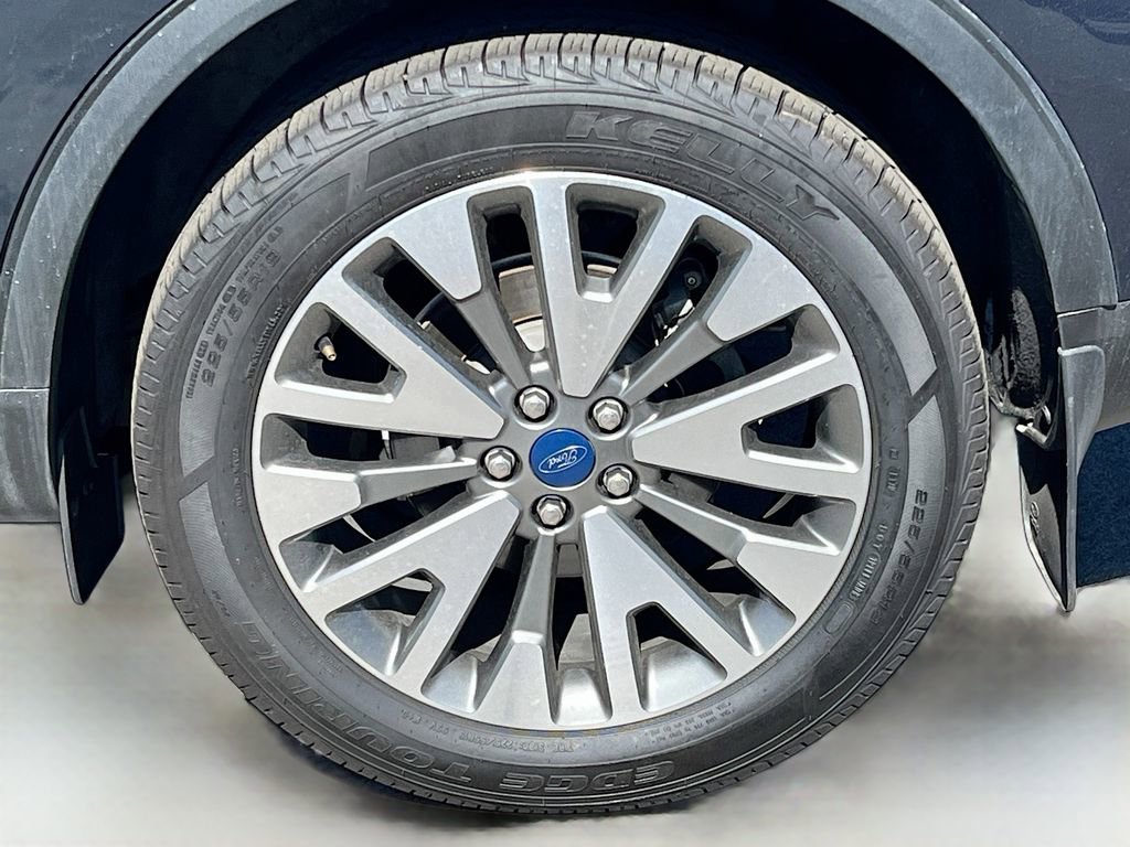 Used 2022 Ford Escape Titanium w/ Class II Trailer Tow Package image 32