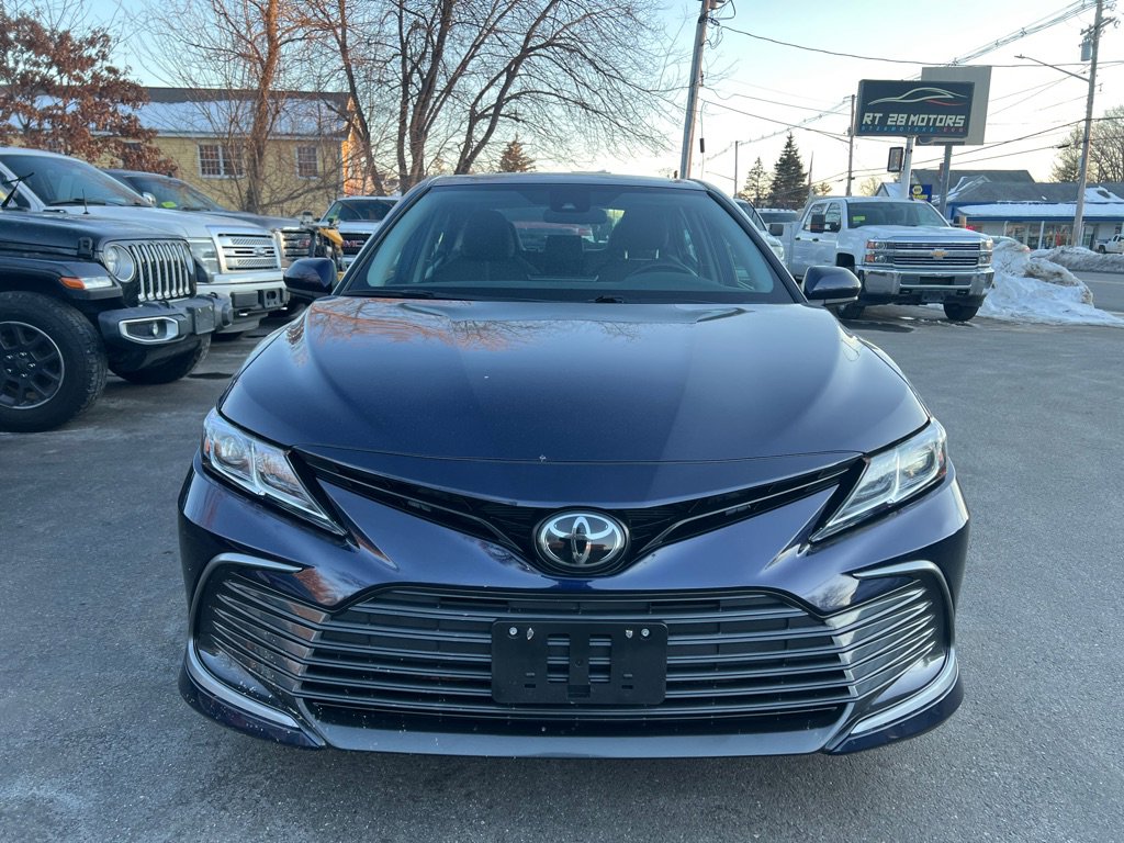 Used 2022 Toyota Camry LE image 9