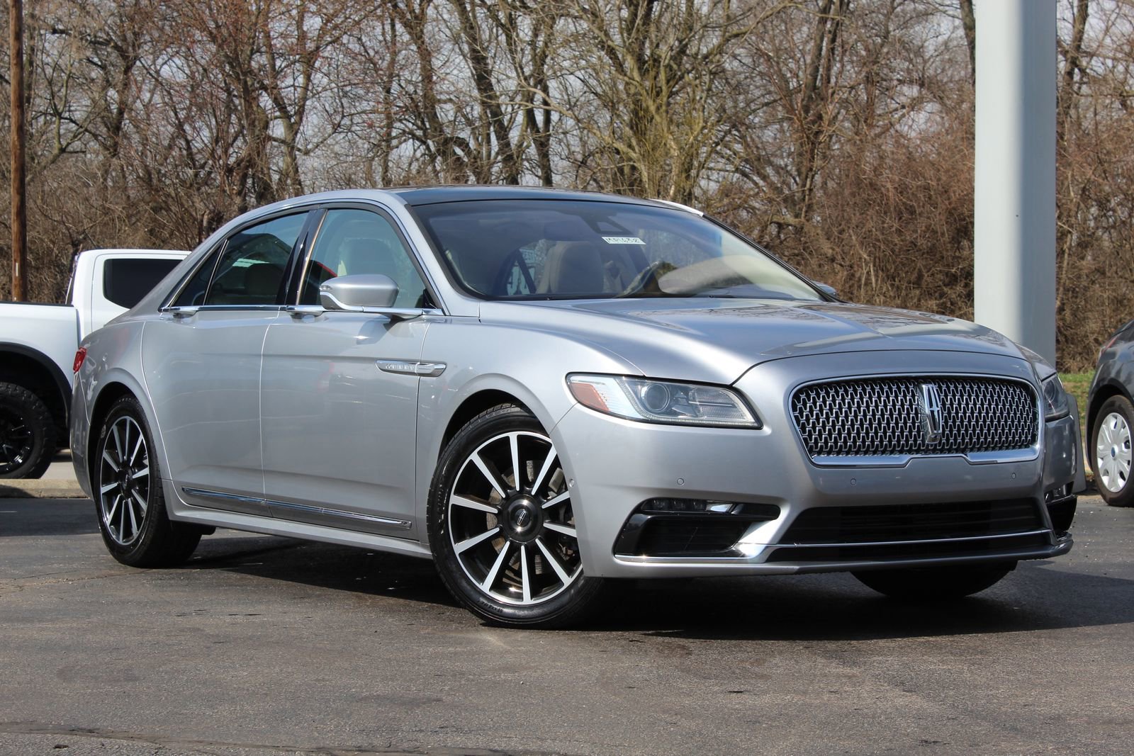 Used 2020 Lincoln Continental Reserve image 1