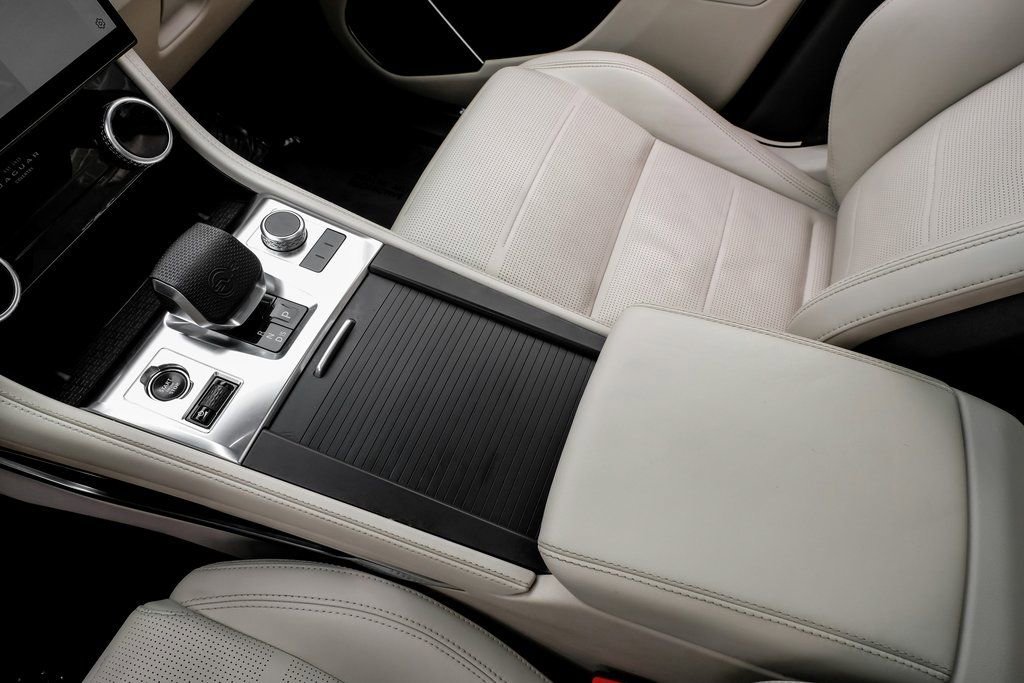 Used 2023 Jaguar F-PACE SVR image 21