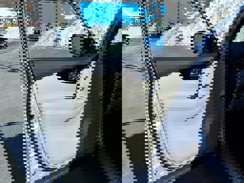 Certified 2022 Nissan Rogue Sport SV w/ Technology Package image 17