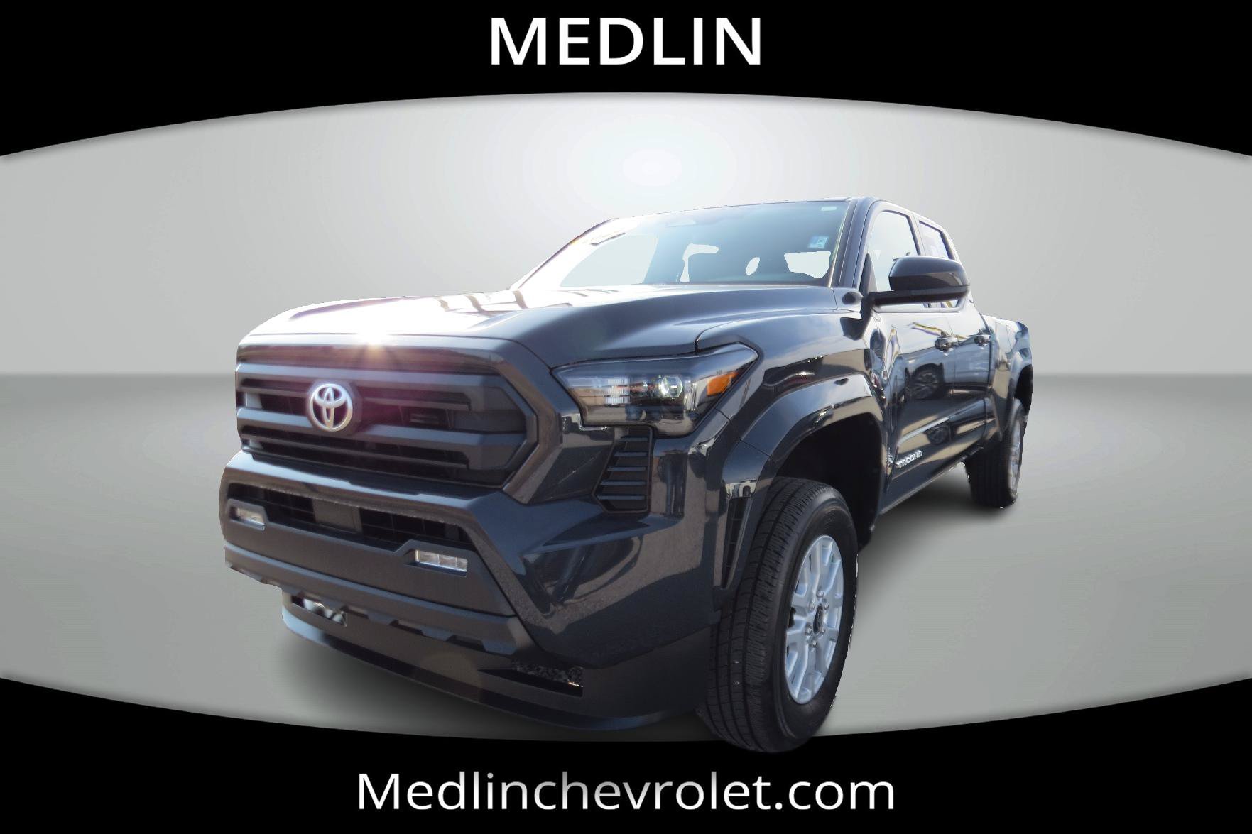 Used 2024 Toyota Tacoma SR5 AWD/4WD image 4