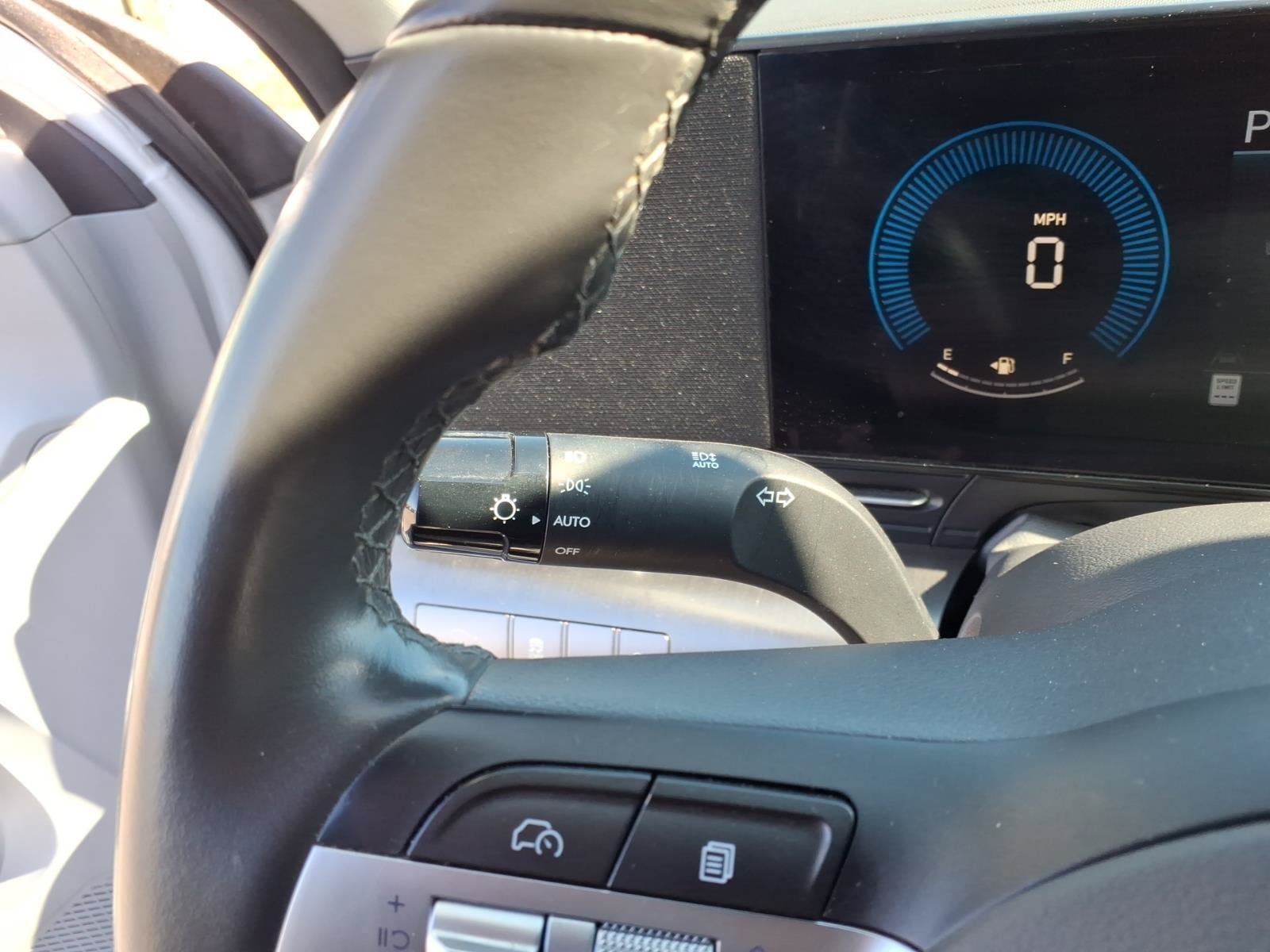 Used 2025 Hyundai Kona SEL FWD image 25