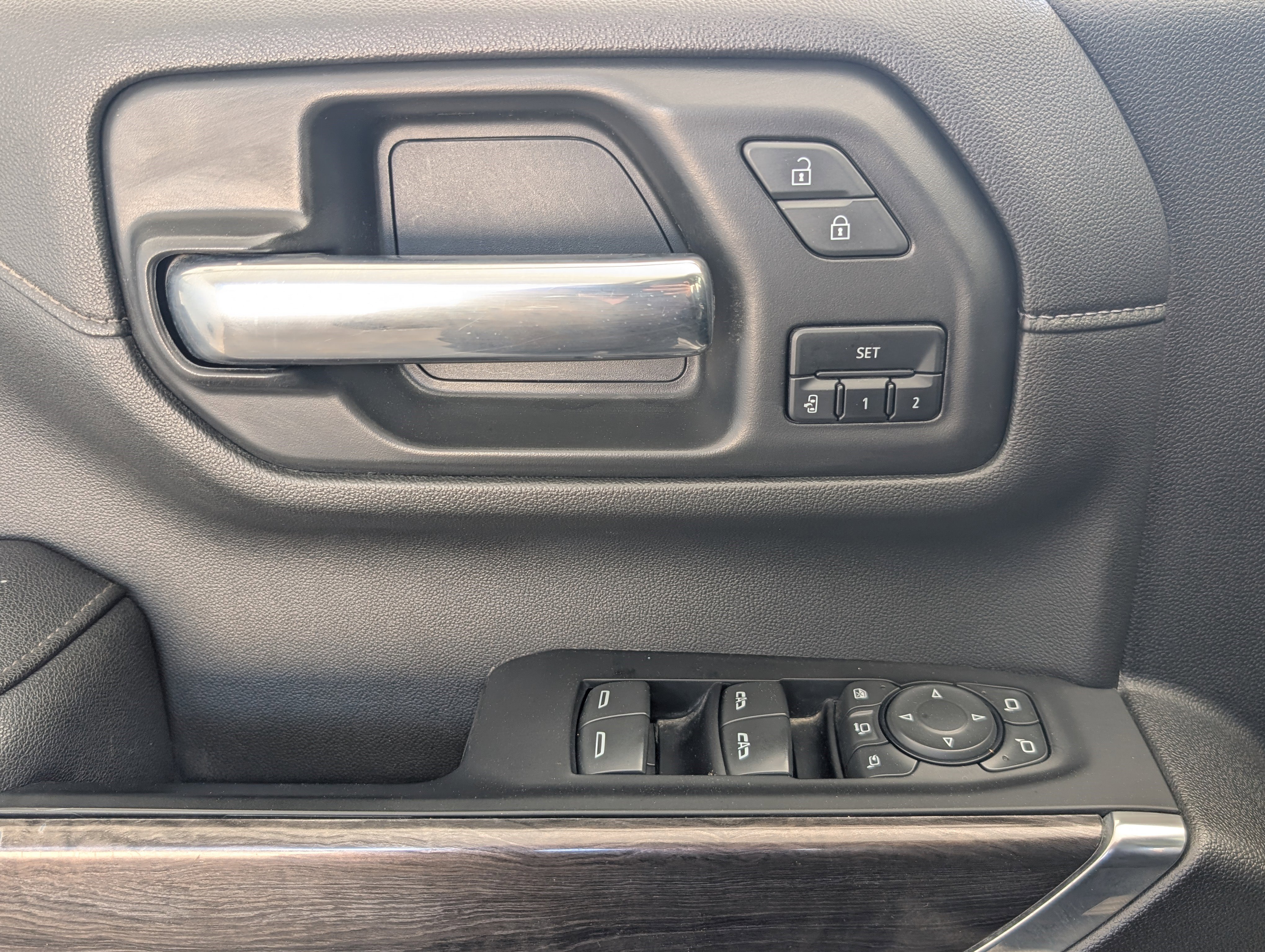 Used 2023 Chevrolet Silverado 2500 LTZ w/ LTZ Convenience Package image 16