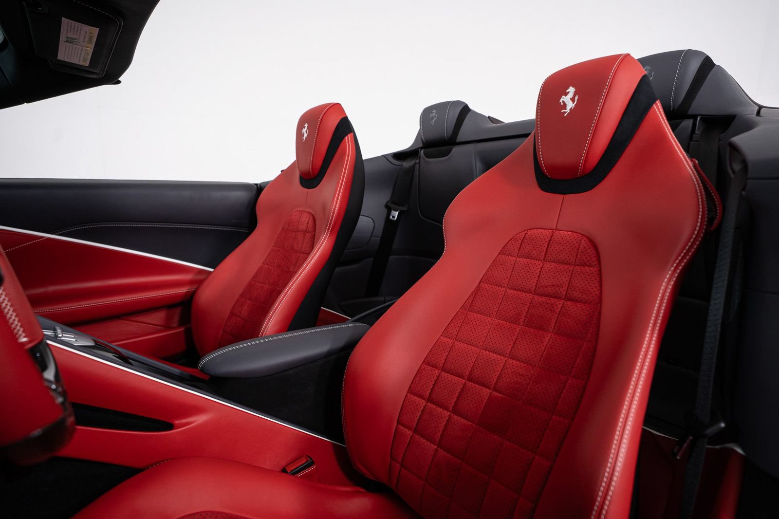 Certified 2025 Ferrari Roma Spider RWD image 26