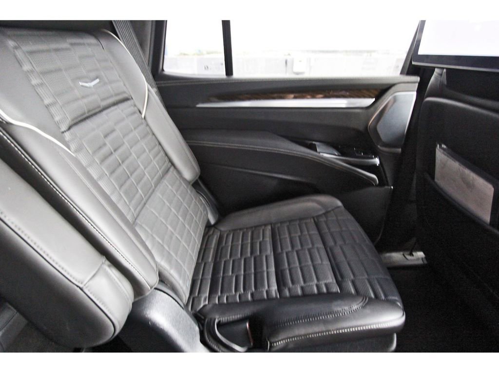 Used 2025 Cadillac Escalade Sport Platinum w/ LPO, ONYX Package image 11