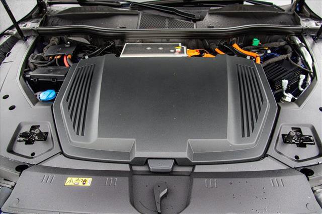 Used 2022 Audi e-tron Prestige w/ Prestige Package AWD/4WD image 28