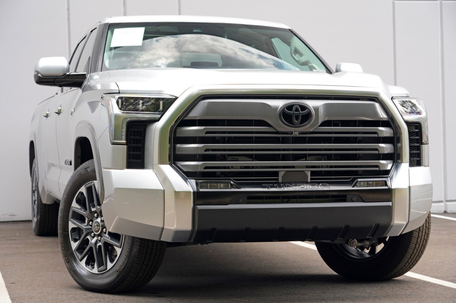 Used 2022 Toyota Tundra Limited AWD/4WD image 4