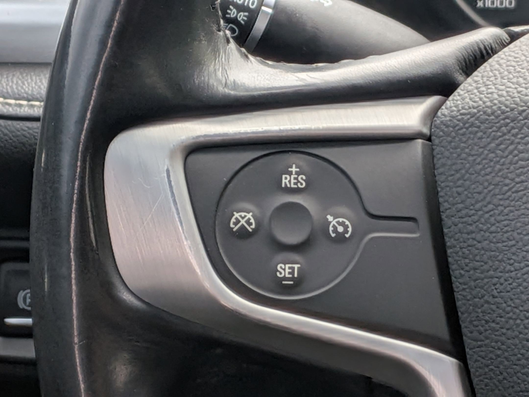 Used 2019 GMC Acadia SLE w/ LPO, Black Accent Package image 15