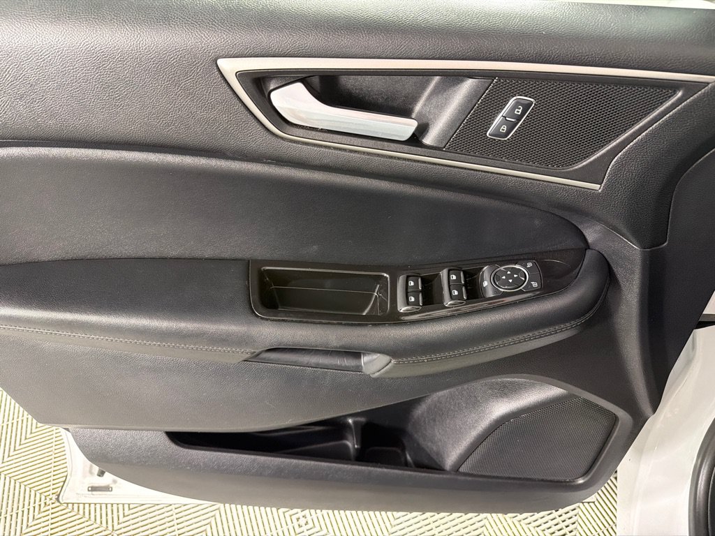 Used 2016 Ford Edge SEL w/ Equipment Group 201A FWD image 10