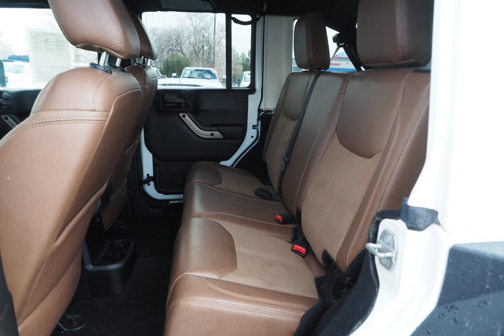 Used 2017 Jeep Wrangler Unlimited Sahara AWD/4WD image 15