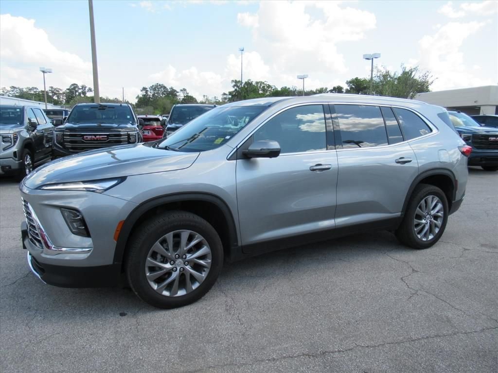 Used 2026 Buick Enclave Preferred image 4