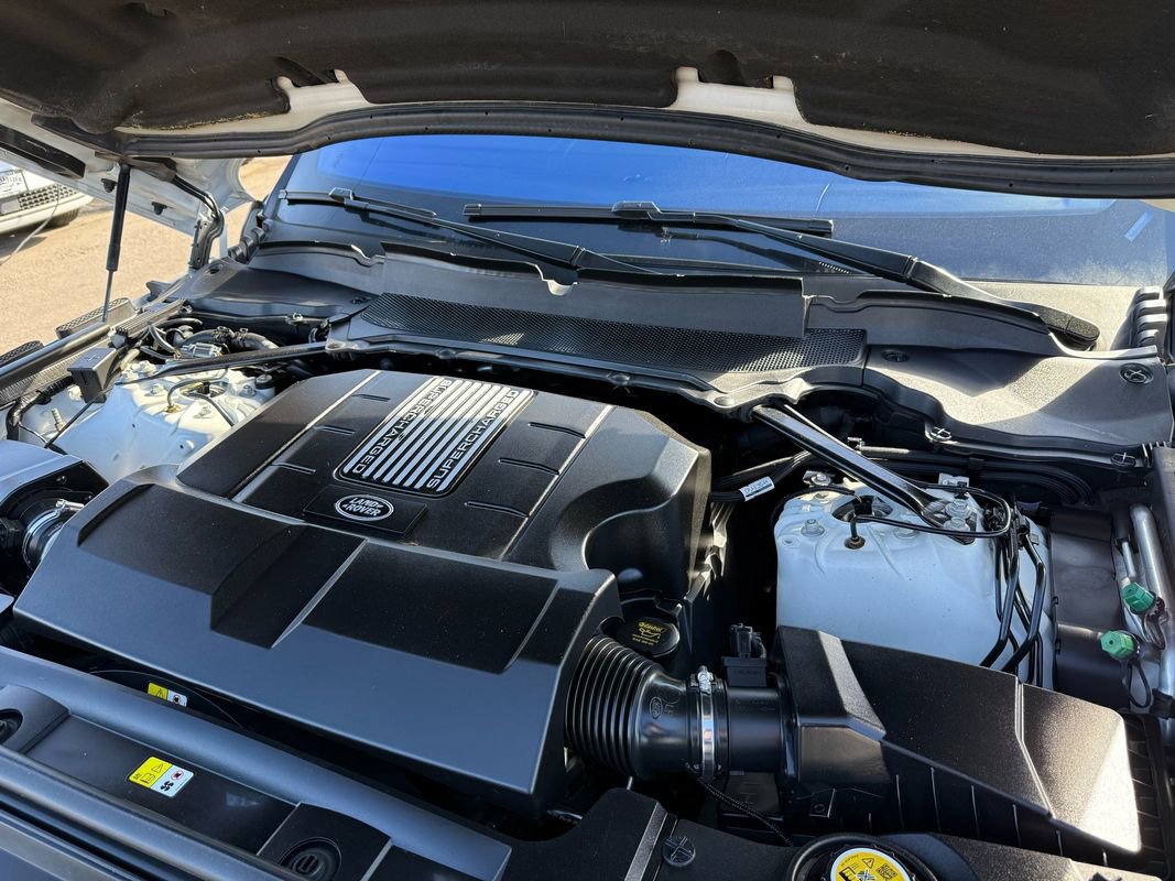 Used 2017 Land Rover Range Rover Sport HSE Dynamic image 39