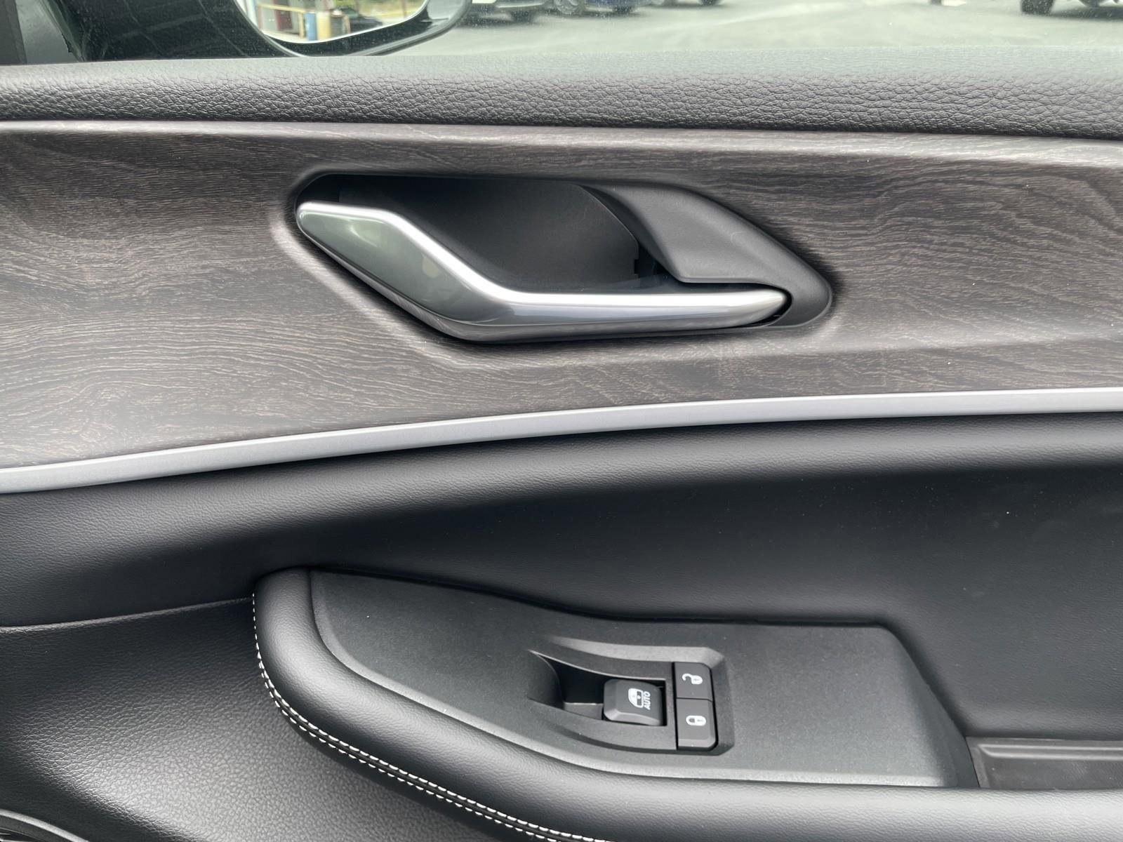 New 2025 Jeep Grand Cherokee Limited w/ Luxury Tech Group II image 42