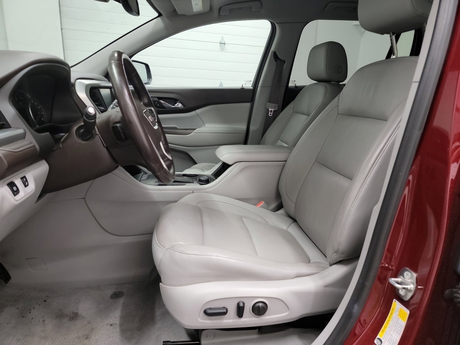 Used 2018 GMC Acadia SLT FWD image 12