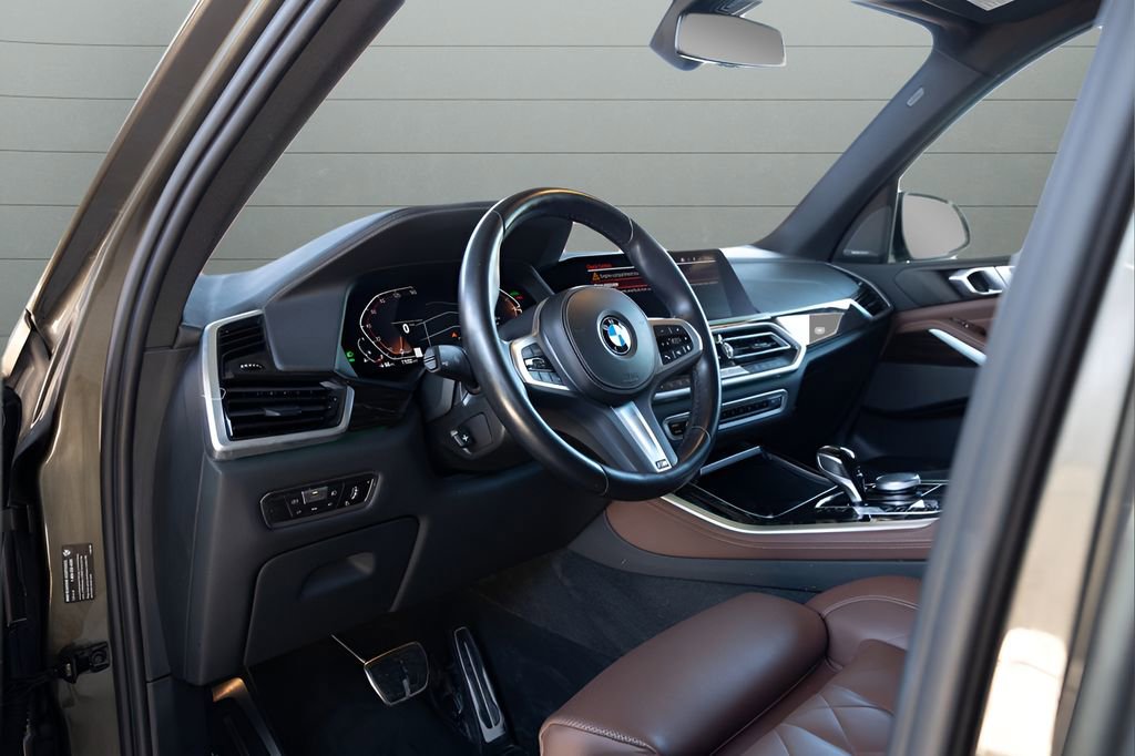 Used 2023 BMW X5 xDrive40i w/ M Sport Package AWD/4WD image 40