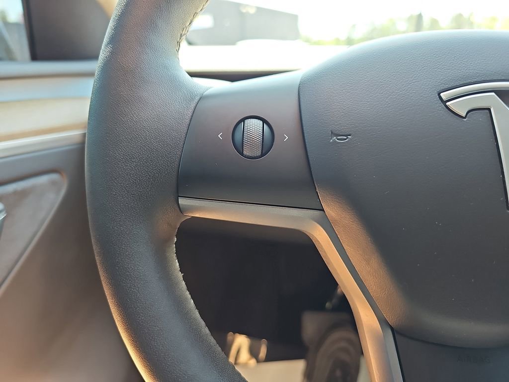 Used 2023 Tesla Model Y Long Range image 21