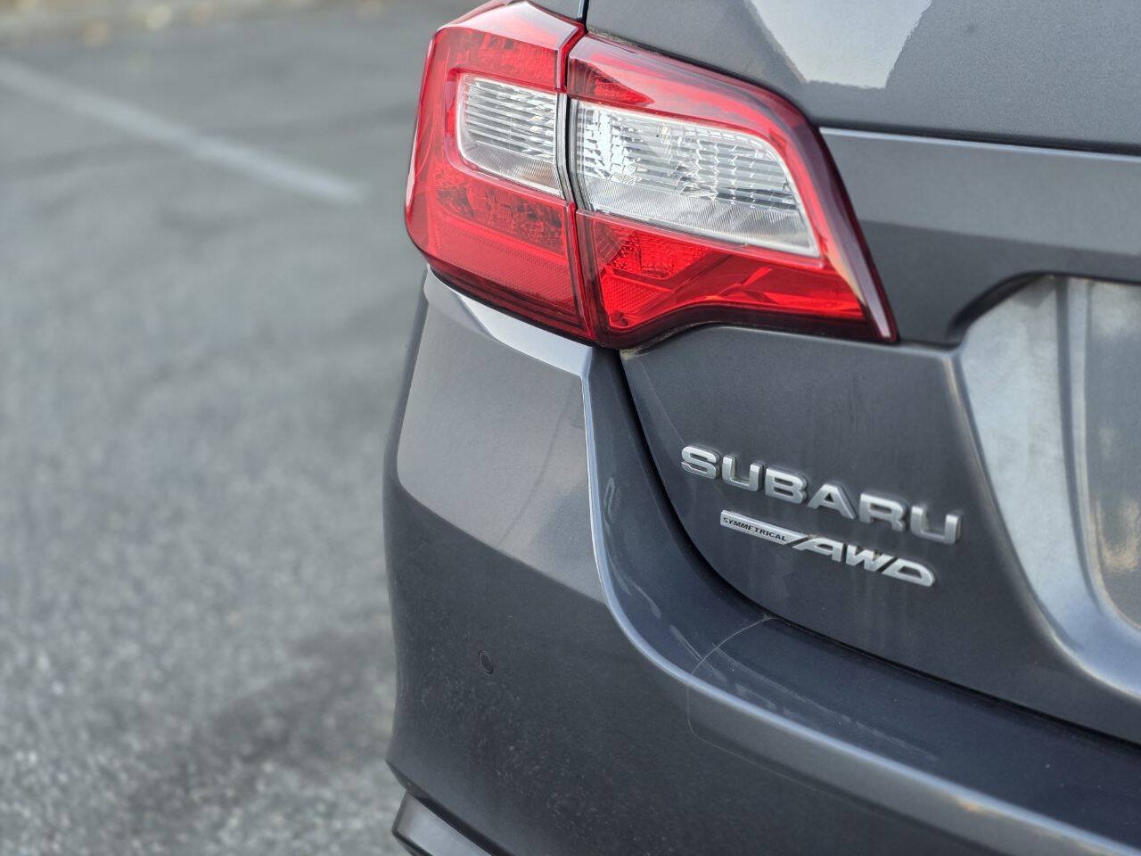 Used 2018 Subaru Legacy 3.6R Limited AWD/4WD image 13