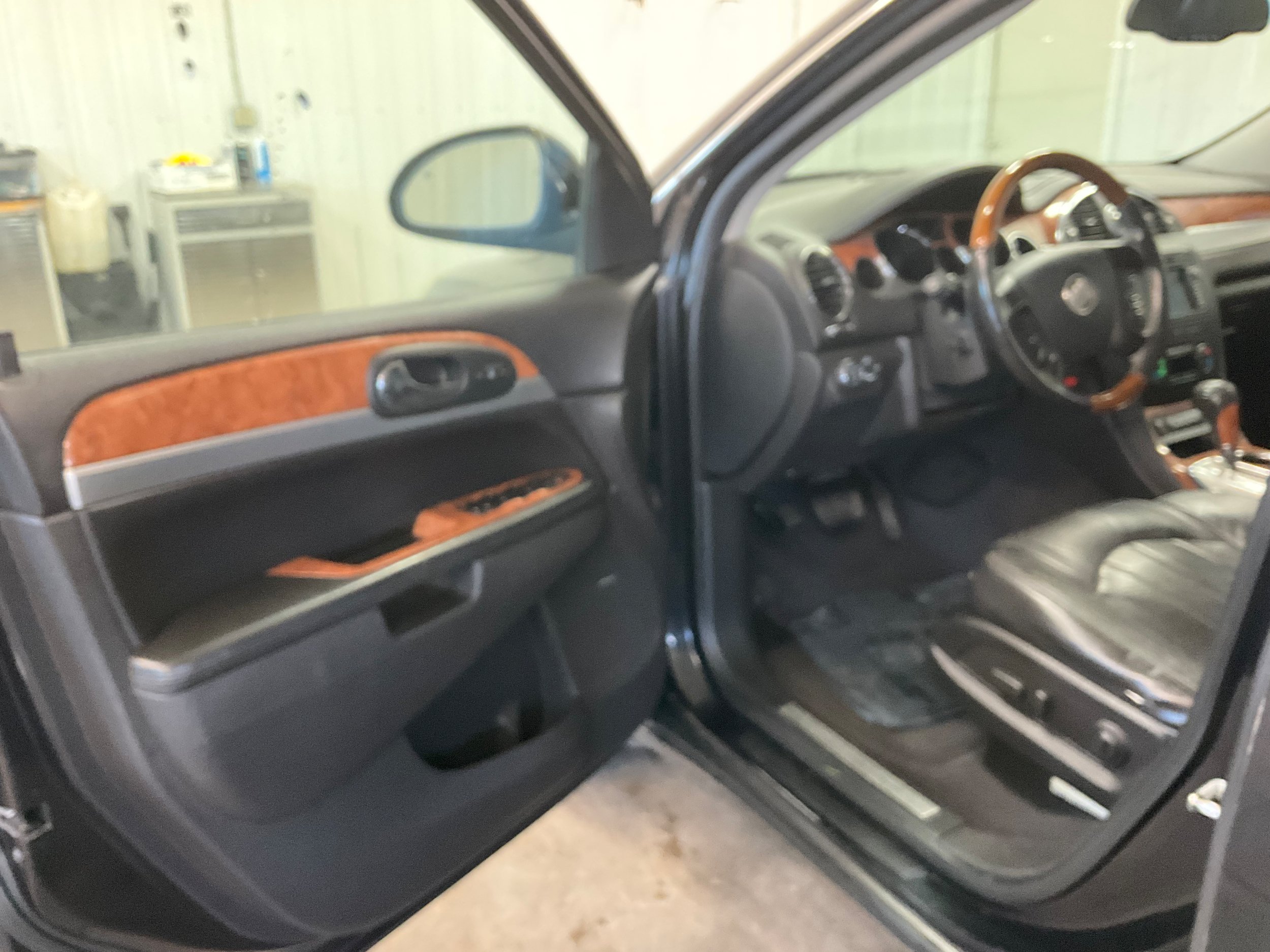Used 2011 Buick Enclave CXL w/ Trailering Provision Package AWD/4WD image 8