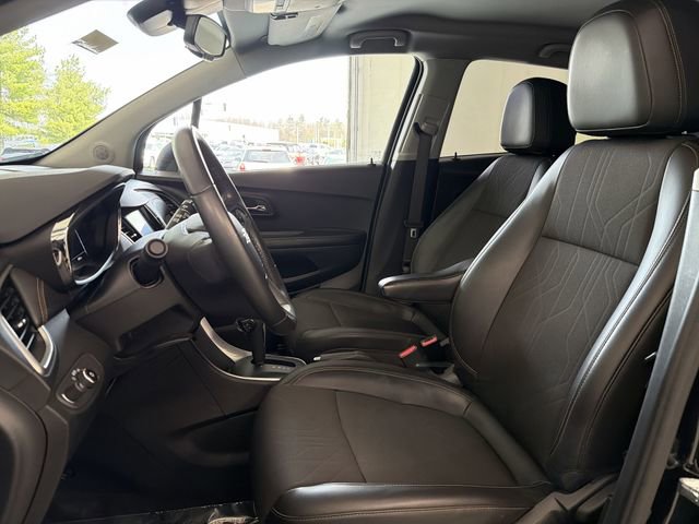 Certified 2022 Chevrolet Trax LT w/ LT Convenience Package image 19