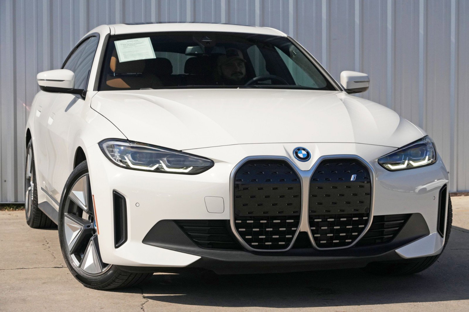 Used 2023 BMW i4 eDrive35 image 2