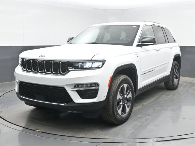 Used 2022 Jeep Grand Cherokee Limited 4xe w/ Luxury Tech Group II AWD/4WD image 5