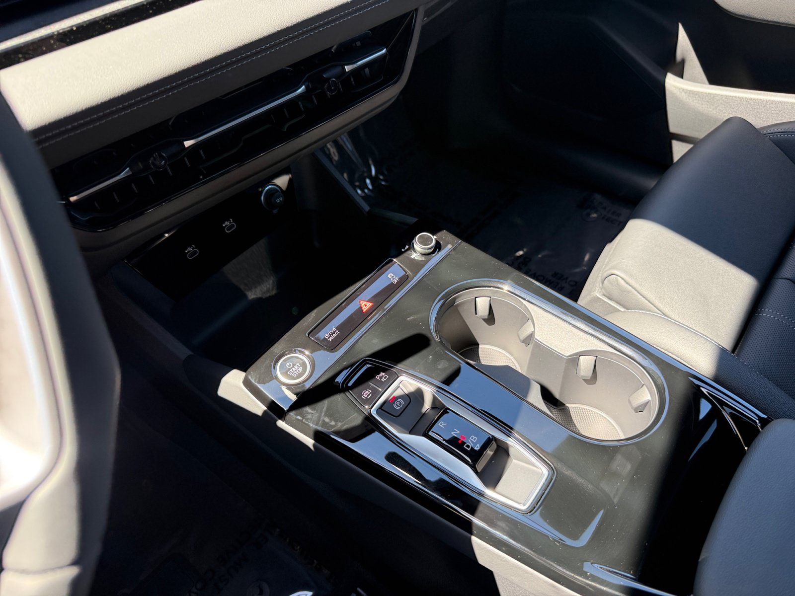 New 2027 Audi Q6 e-tron Premium Plus AWD/4WD image 13