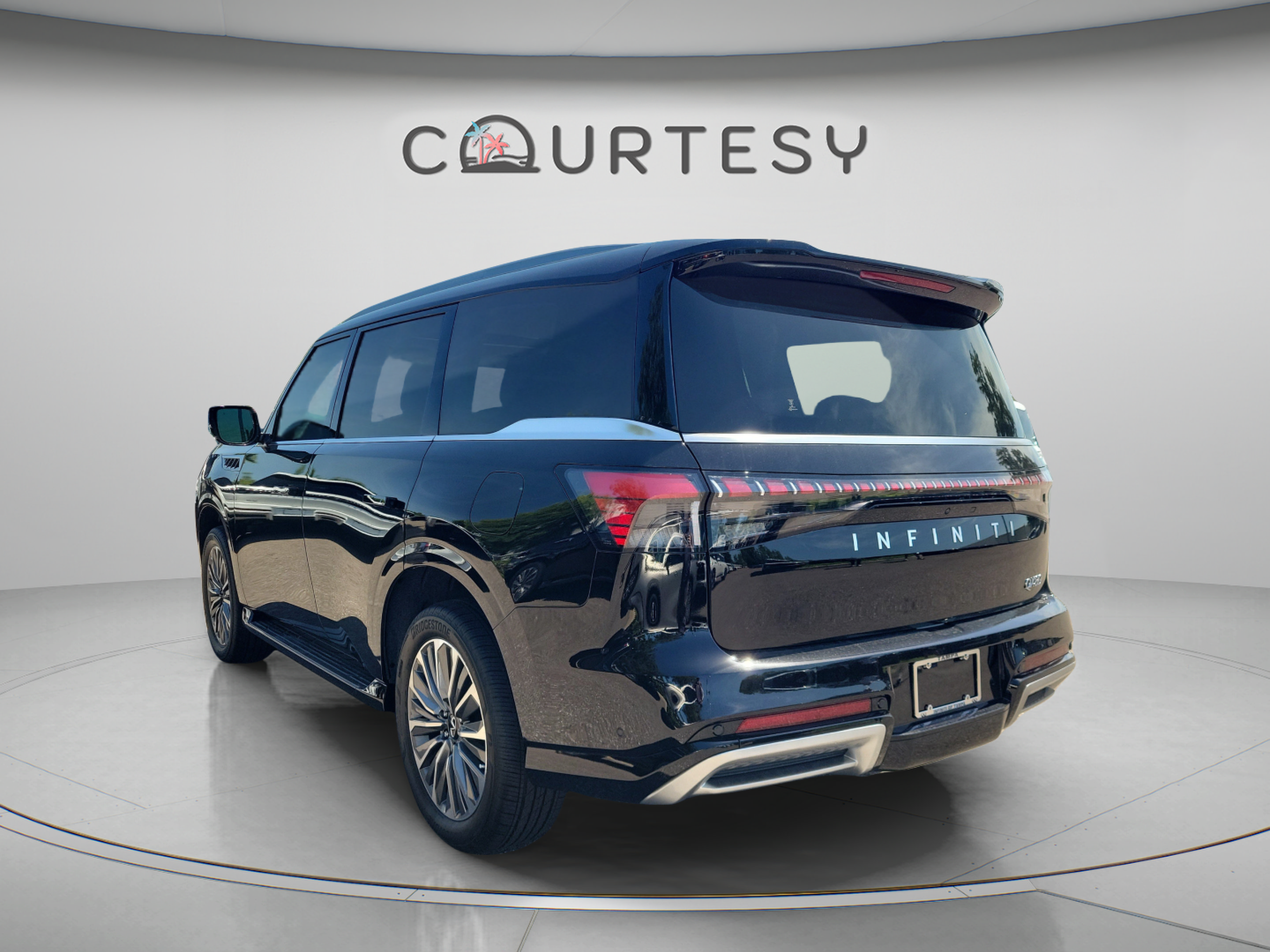 New 2027 INFINITI QX80 Luxe w/ Cargo Package RWD image 2